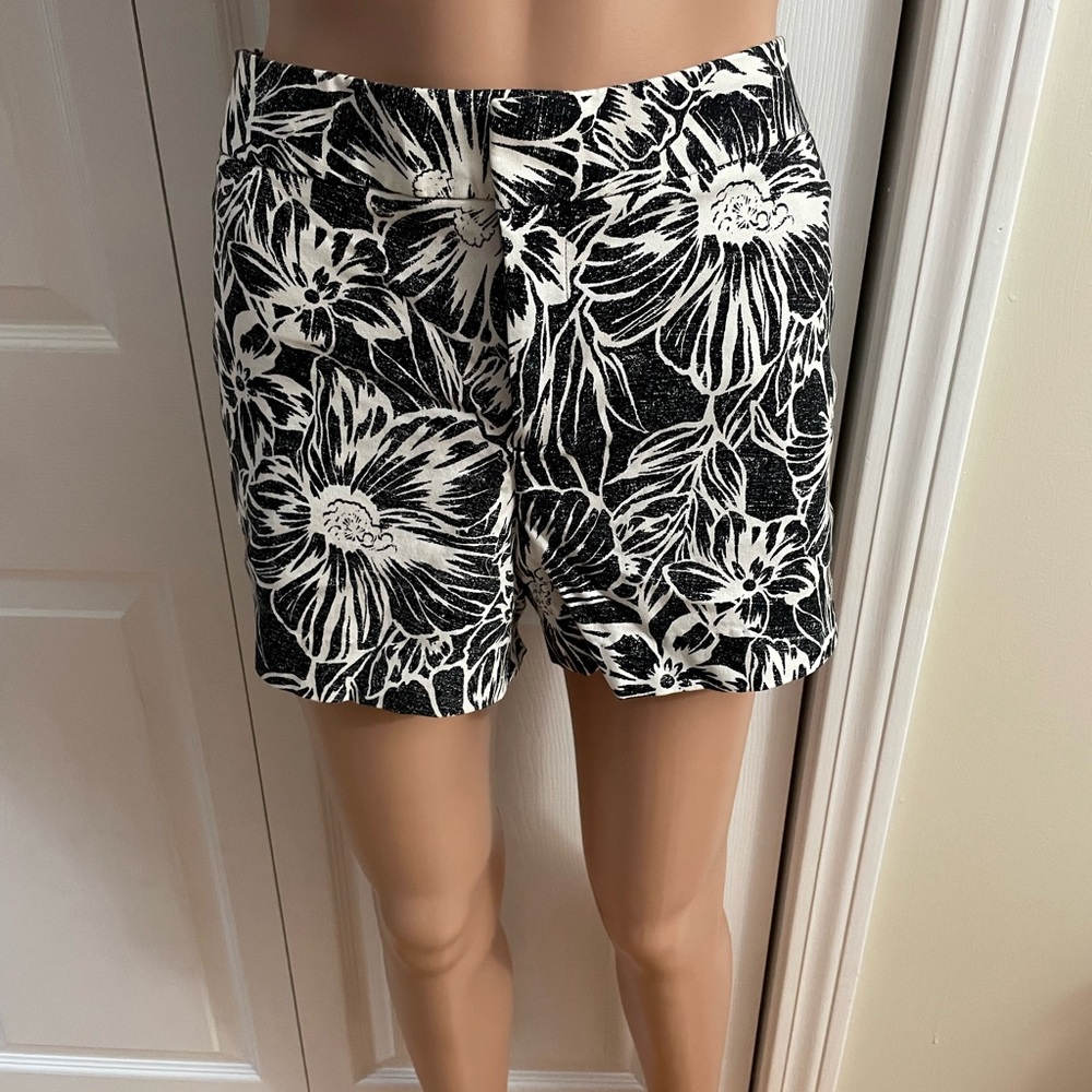 Willi Smith 4” inseam blue paisley shorts